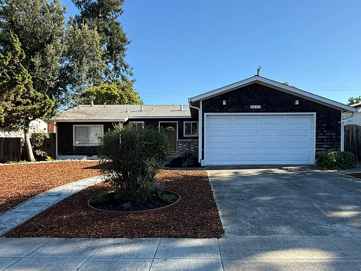 3 bed, 1107 sqft, $4,699 — Photo 1