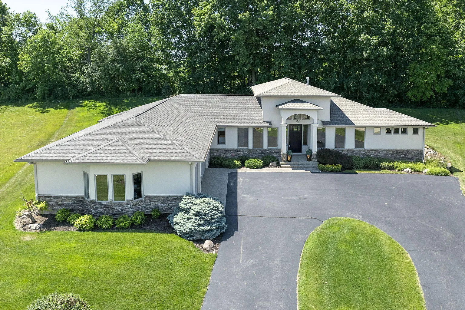 5042 Golf Point Ct SE photo 1