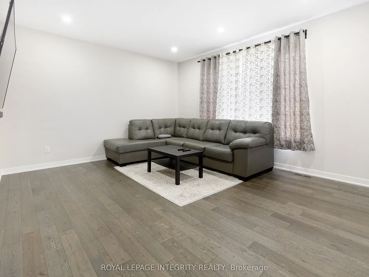 4 bed, $2,950 — Photo 4