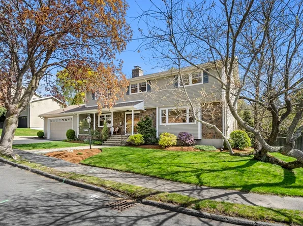 30 Thompson Rd, Marblehead, MA 01945