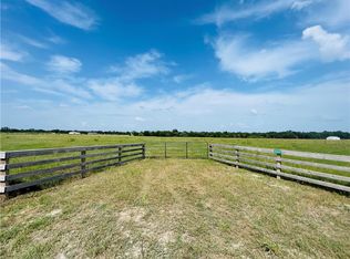 8409 S Hickory Loop, Calvert, TX 77837