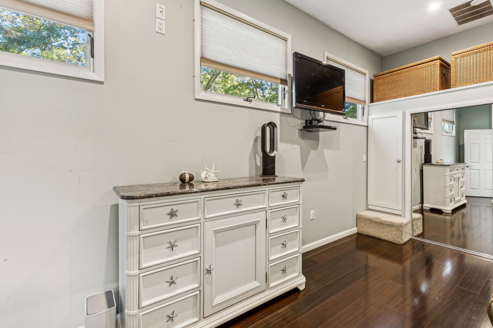 PRMARY BEDROOM