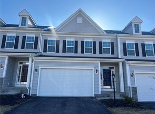 133 Sweetwater Dr, Coraopolis, PA 15108