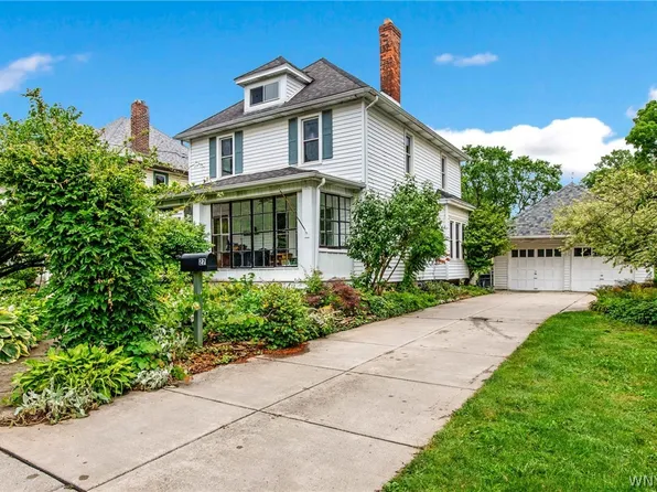 27 Court St, Lancaster, NY 14086