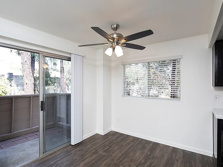 Bonita Heights Apartments — Photo 28