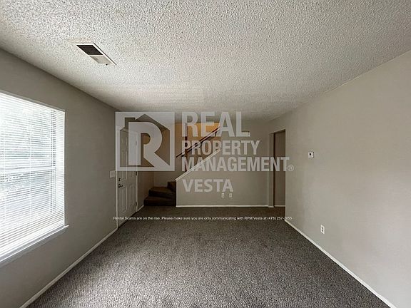 3rd image of 515 Maplewood Dr