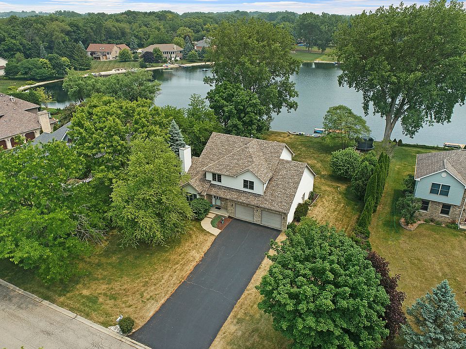 2918 Spruce Ter, Island Lake, IL 60042 Zillow