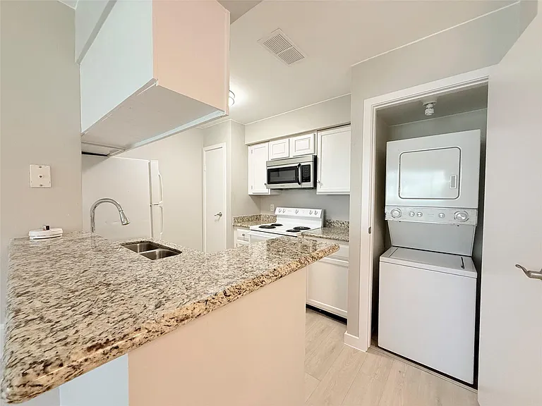 2120 El Paseo St #705 — Photo 7