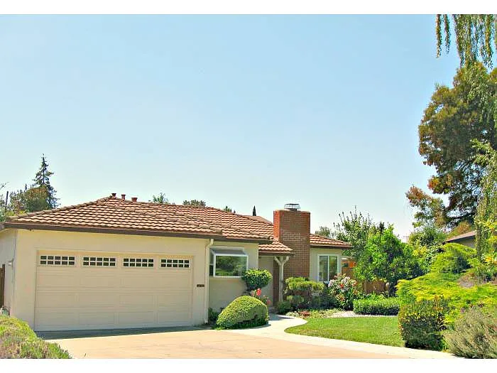 4253 Shamrock Way photo 1