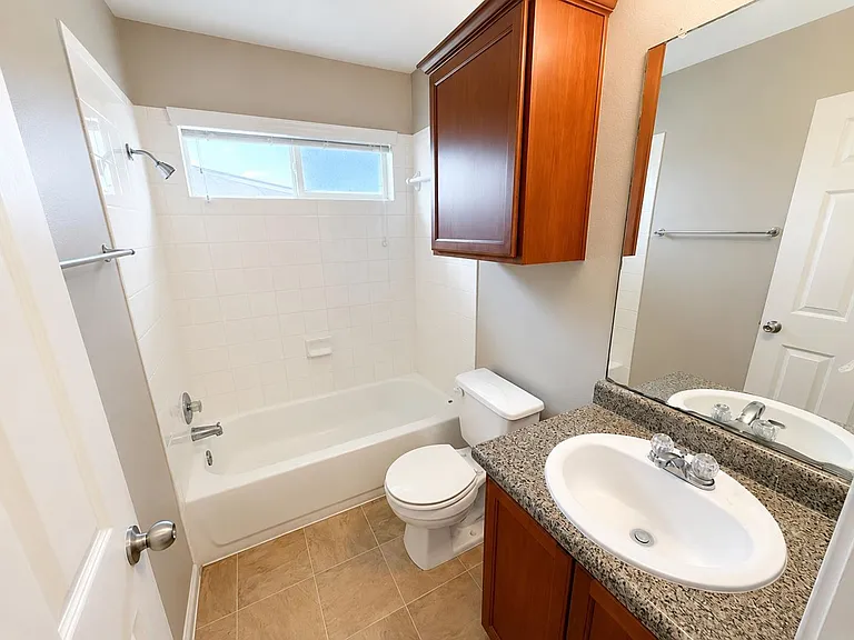 220 Adriana Ln — Photo 9