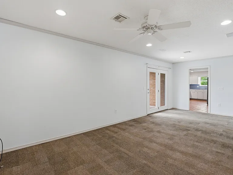 15 Preston Cir — Photo 4