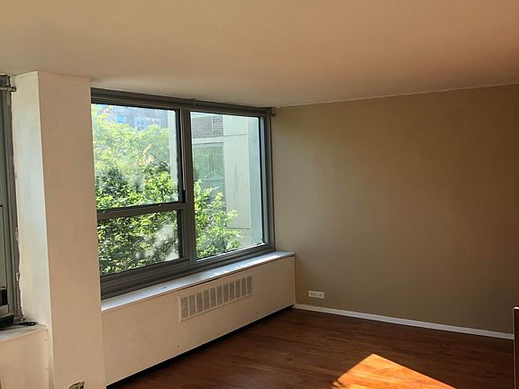 5th image of 1255 N Sandburg Ter Unit 410