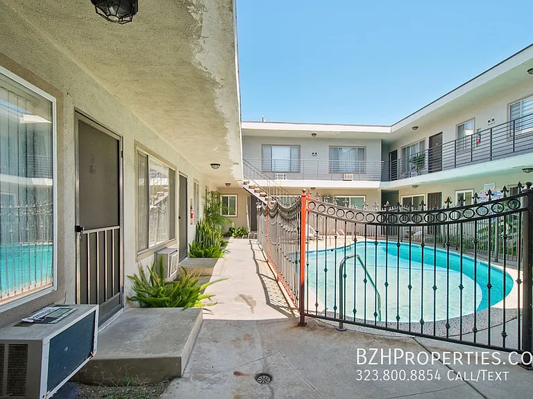 1220 N Ogden Dr #8 — Photo 17
