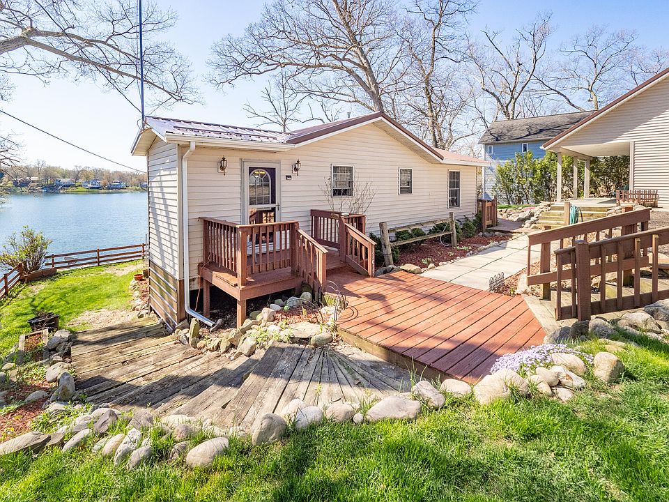 1st image of 11915 Lakeway Dr