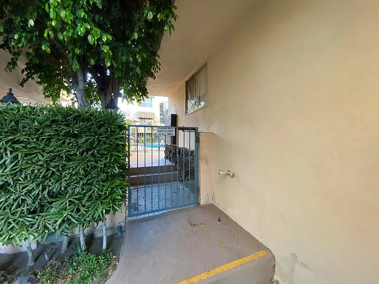615 E Providencia Ave #C — Photo 5