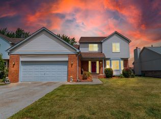 33738 Elmira Ct, Livonia, MI 48150