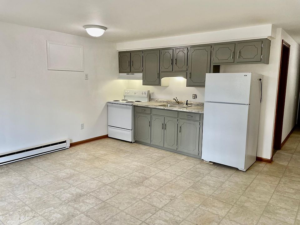 open concept 15x17 livingroom/kitchen