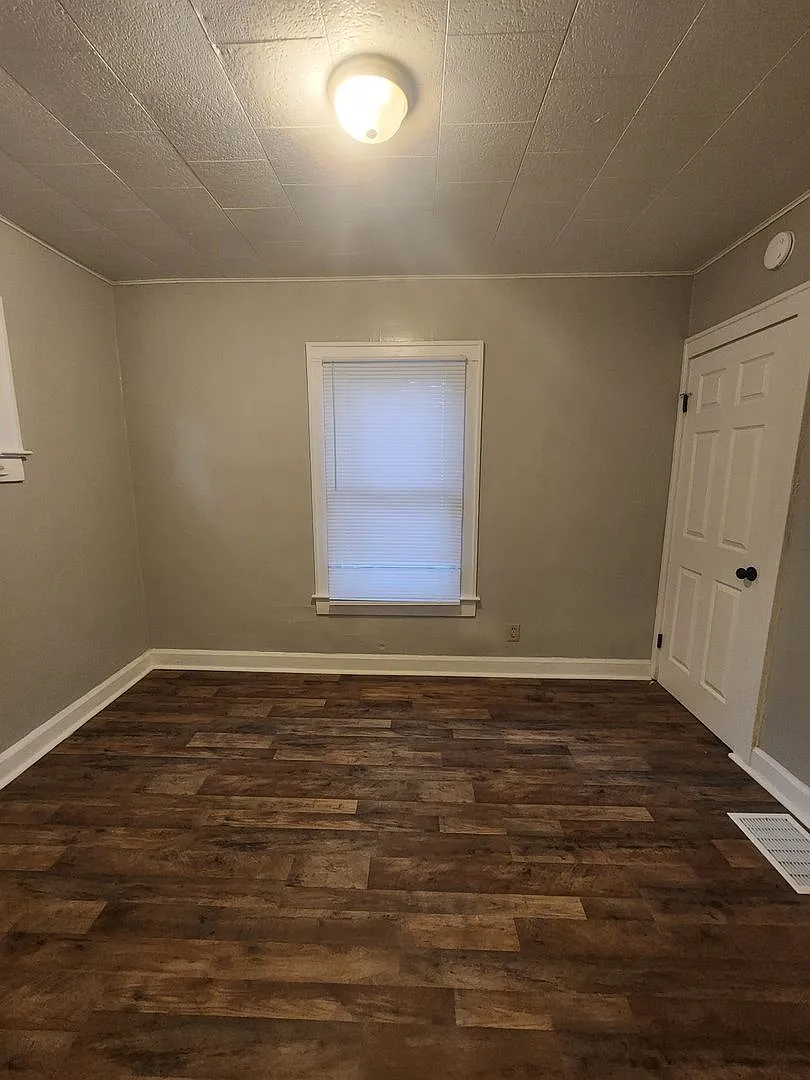 Updated Two Bedroom Single Family Home near N Harding and 23rd - Westside — Photo 3