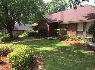 3402 Woodridge Dr, Texarkana, TX 75503