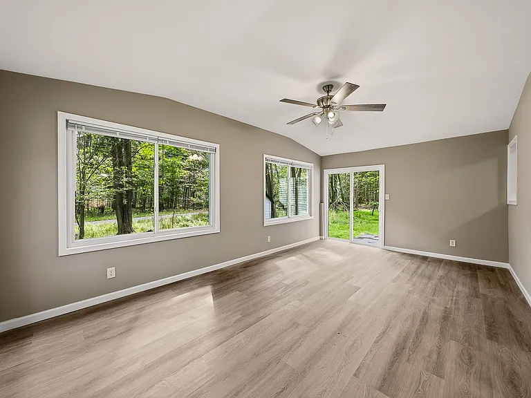 5617 Pembrook Dr — Photo 10