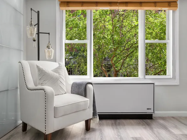 310 Lexington Avenue image 3 of 9