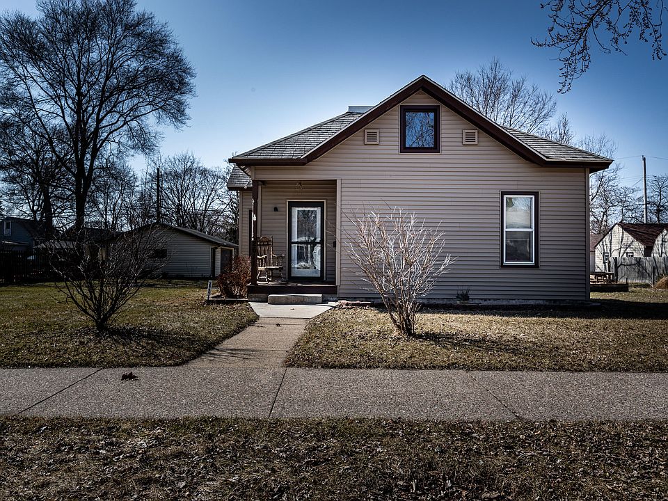 2nd image of 2611 Harvey St