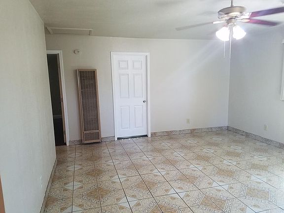 5th image of 412 1/2 San Angelo Ave