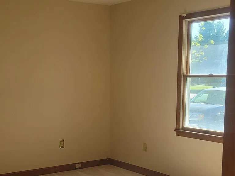 221 Joanna Dr — Photo 4