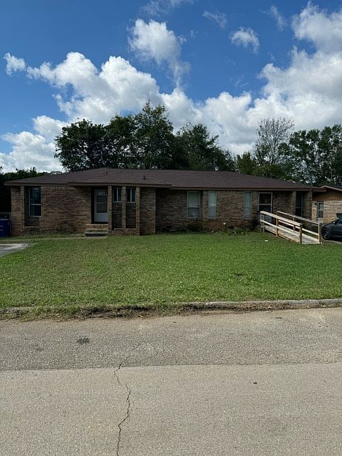 1st image of 4715 Metro Park Ln #A