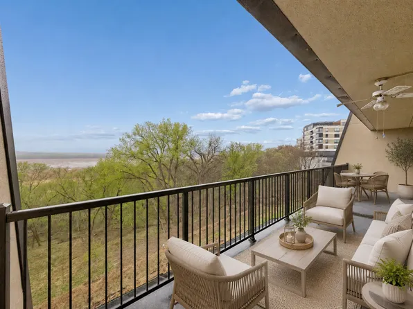 8121 34th Ave S Unit 206, Bloomington, MN 55425