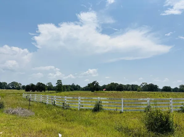 78 Salem Rd, Picayune, MS 39466