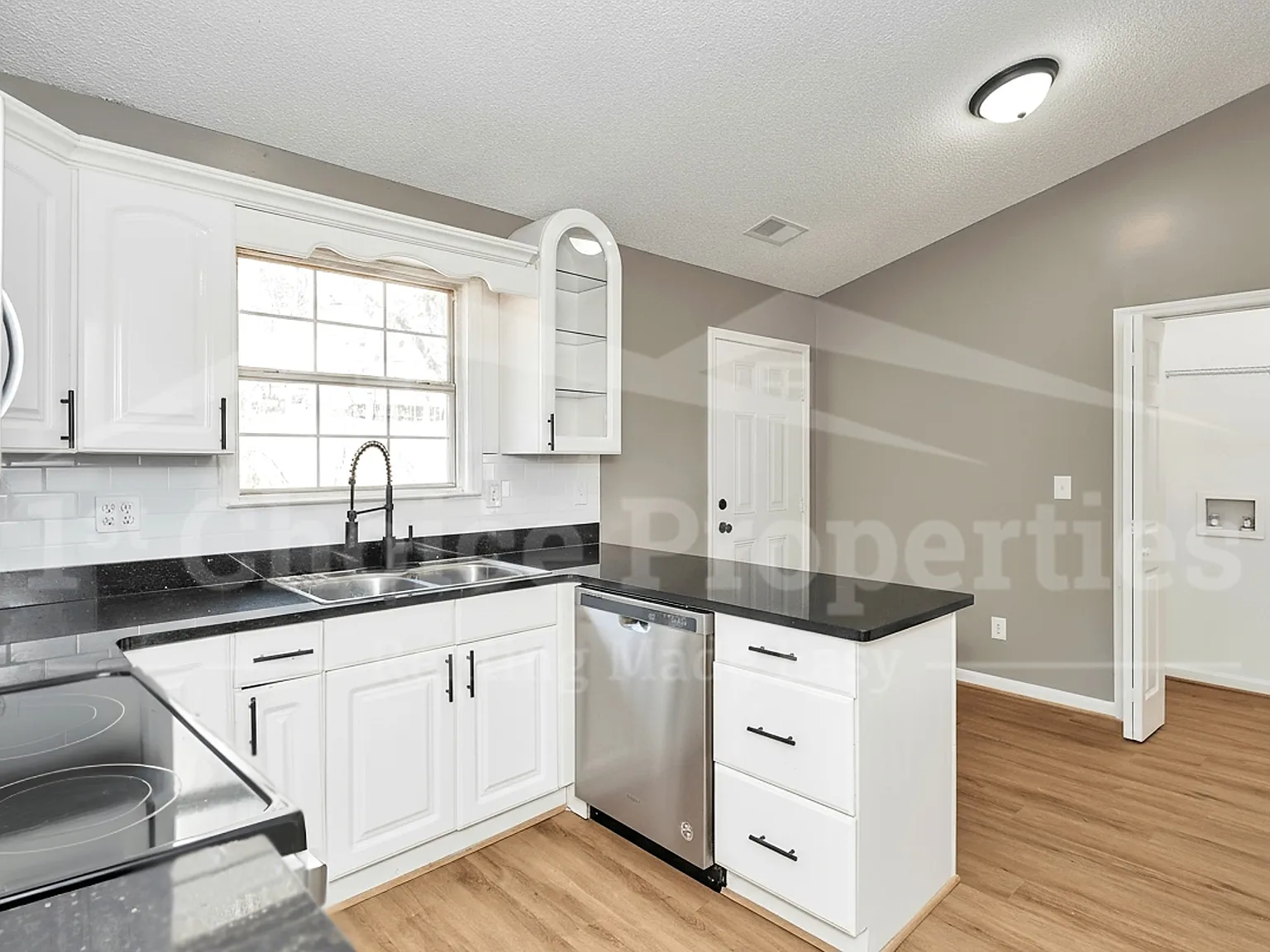 3719 Gray Oaks Drive Bessemer, AL 35020 — Photo 2