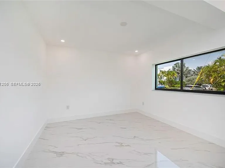 1621 S Treasure Dr #1621 — Photo 20