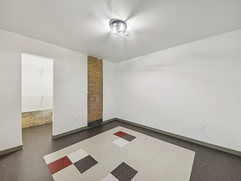 608 Loughborough Ave #26 — Photo 4