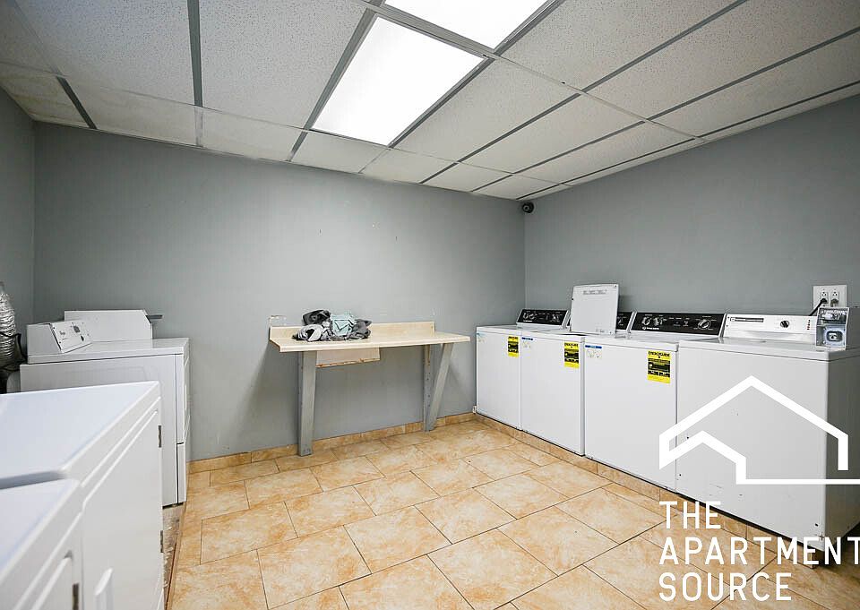 2nd image of 6818 N Wayne Ave APT 6