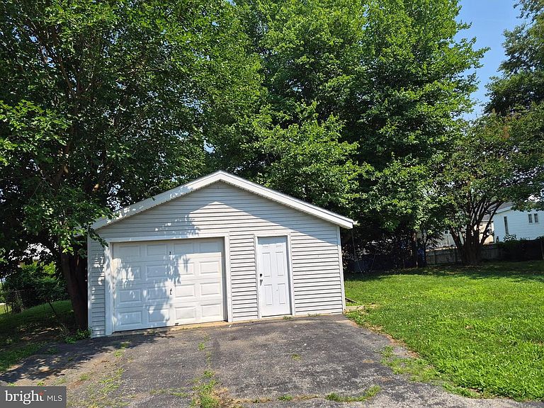Listing photo 5