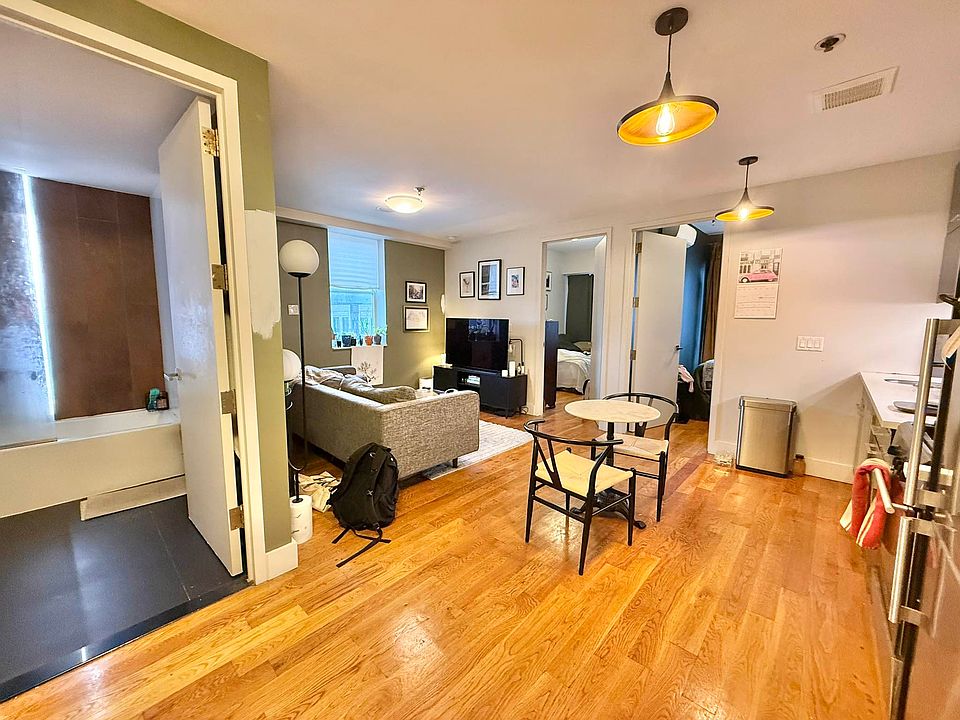 2 bed · 1 bath in Bedford-Stuyvesant, Brooklyn