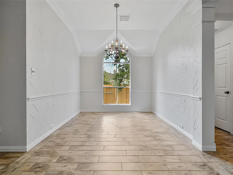 14 Beauty Bower Pl — Photo 11