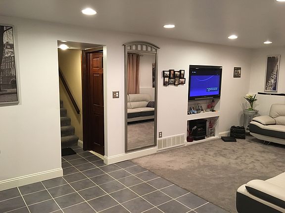 5th image of 24401 Hanover St