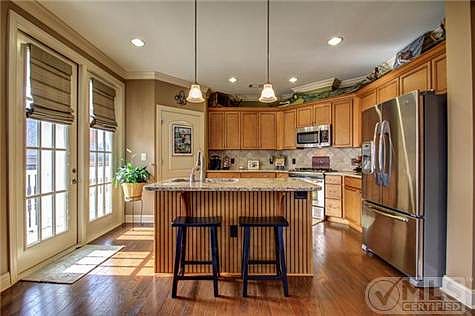 2nd image of 221 Grant Park Dr