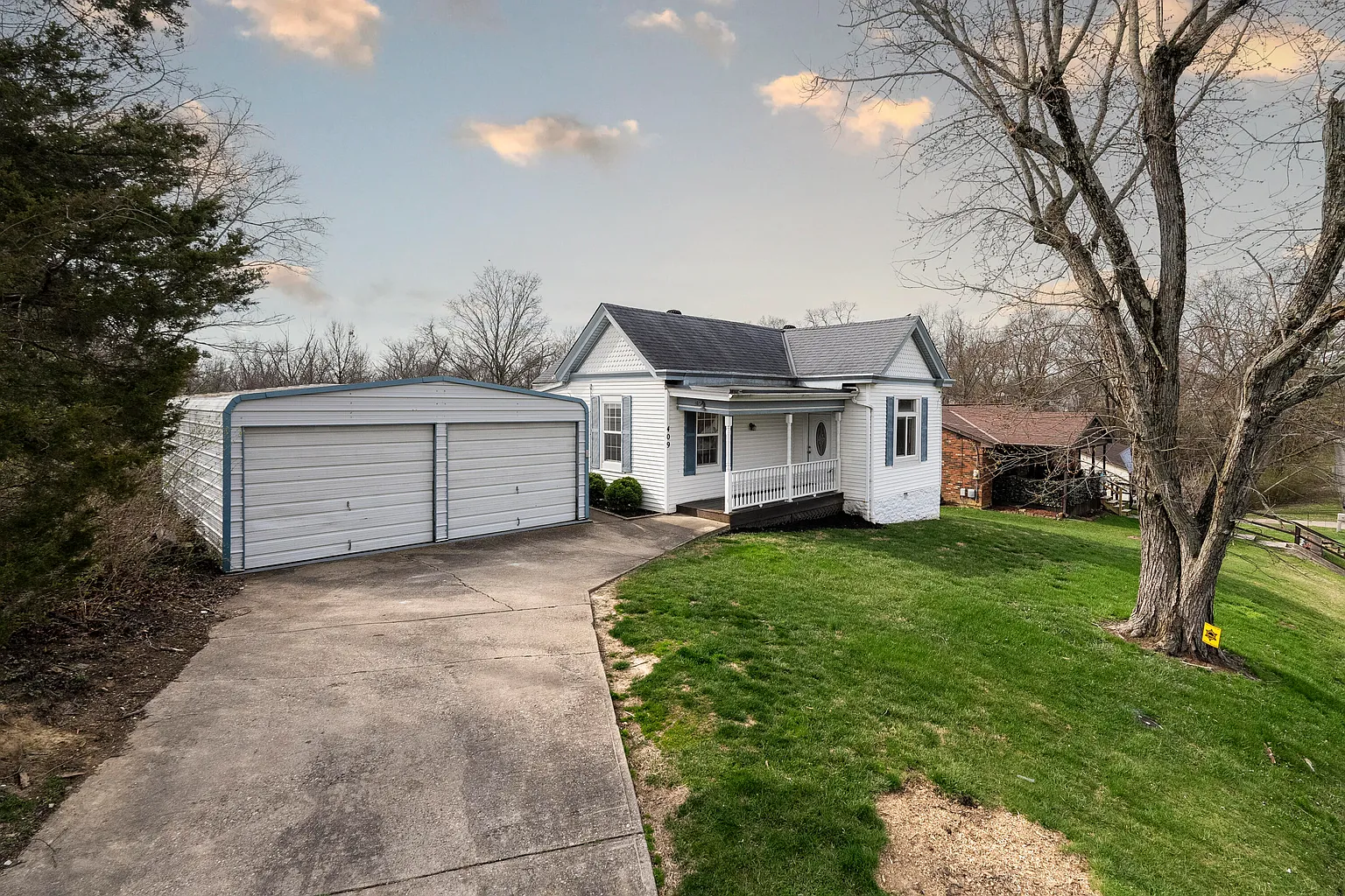409 Florence Ct photo 1