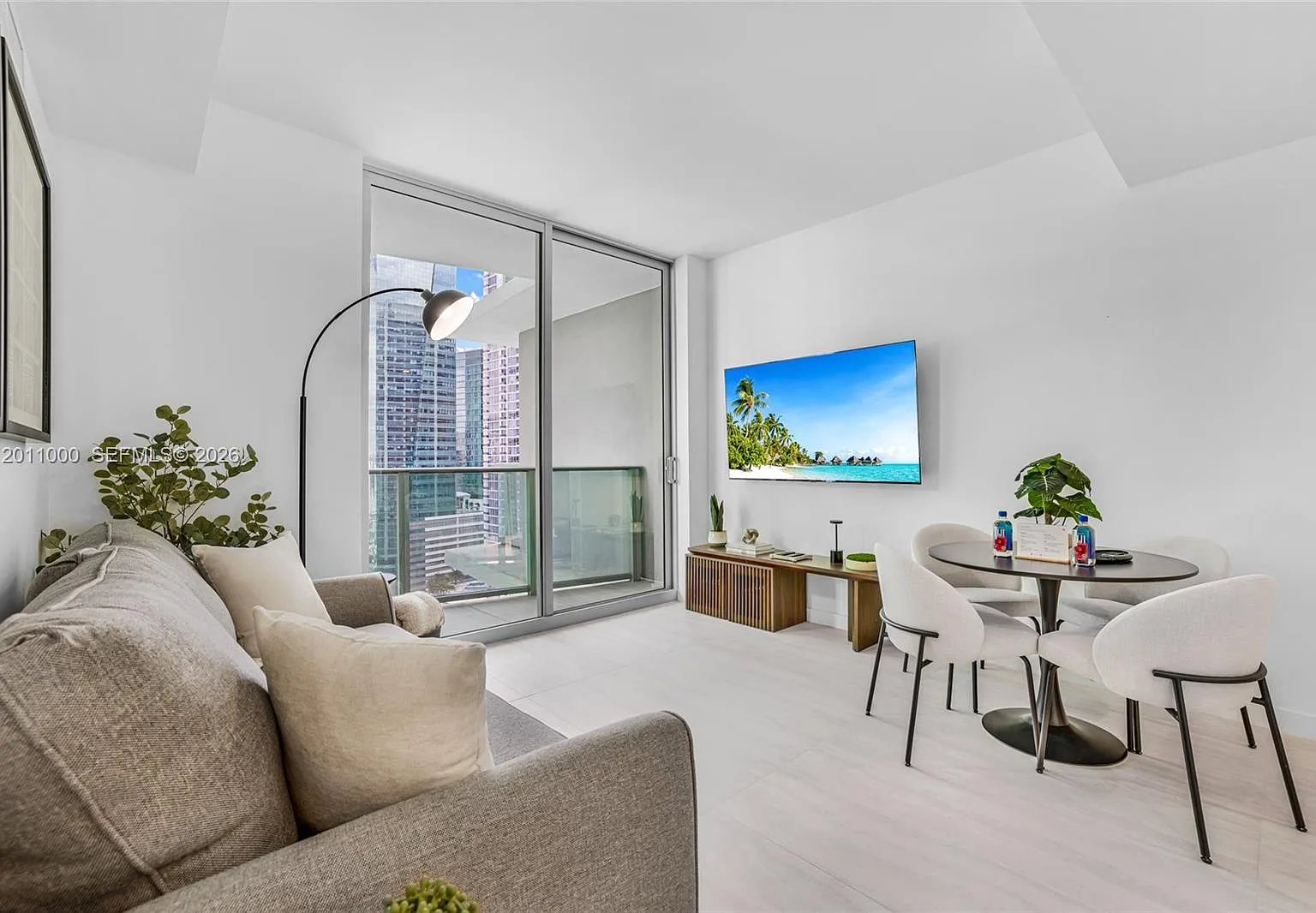 1 bed, 1.0 bath, $4,500 — Photo 2