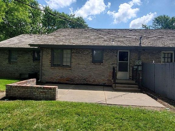 2nd image of 2703 Nottingham Dr Unit B