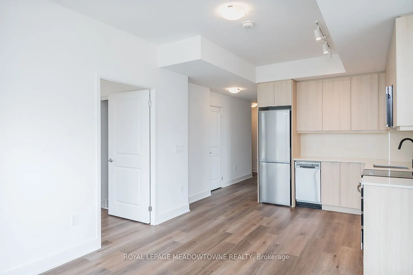 2 bed, $2,550 — Photo 2