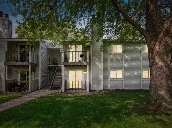 1728 Pleasant St APT F, Lauderdale, MN 55113