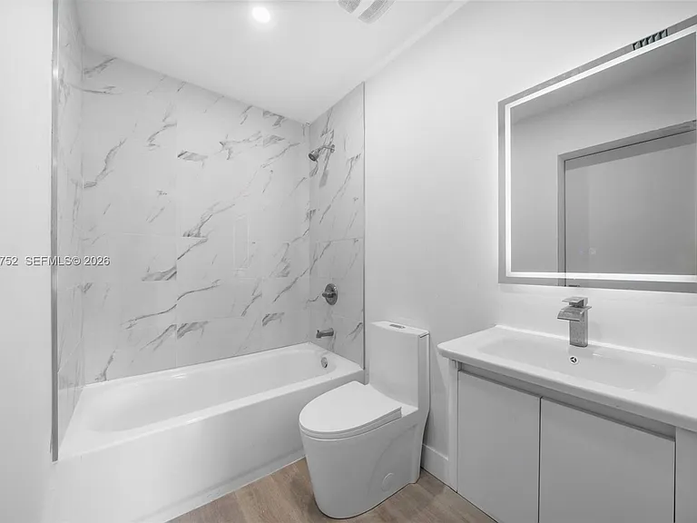 4746 NW 10th Ave — Photo 33