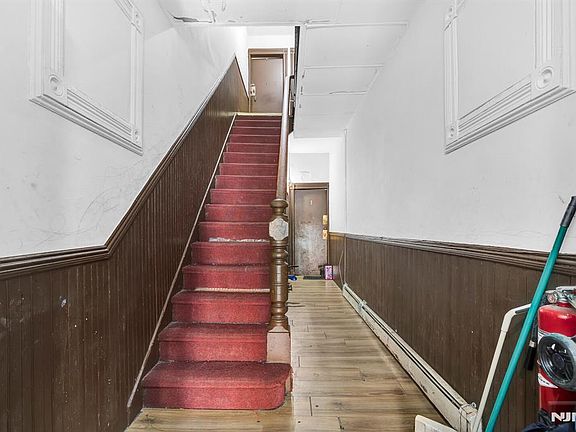 4th image of 513 11th Street