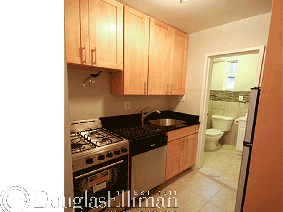 2nd image of 431 E 9th St APT 8