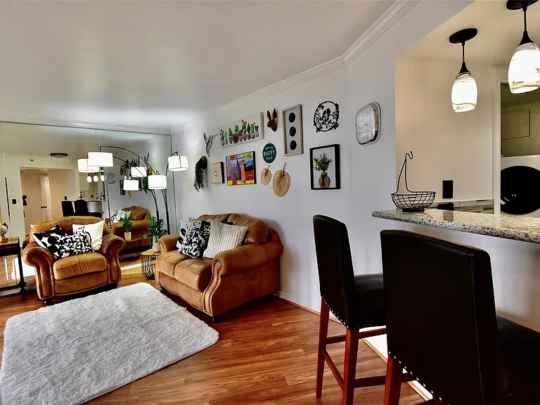 3525 Sage Rd #701 — Photo 2