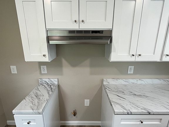 4th image of 2930 Gardenia Dr